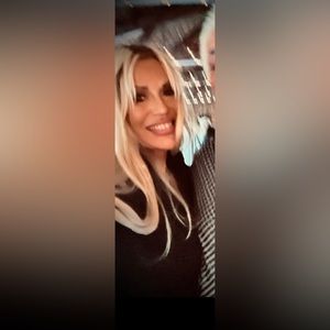 Hi and thank you for dropping by to check out my closet 💚🌞🙏🏼